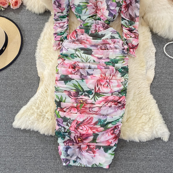 Rochie elegantă de damă, cu decolteu pătrat și model floral