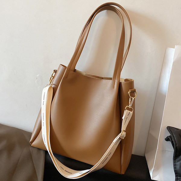 Geanta de dama din piele cu panglica si doua manere