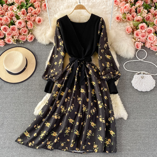 Rochie moderna de dama cu panglica si maneci lungi