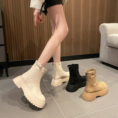 Νέο μοντέλο μπότες με πόρπη - για γυναίκες