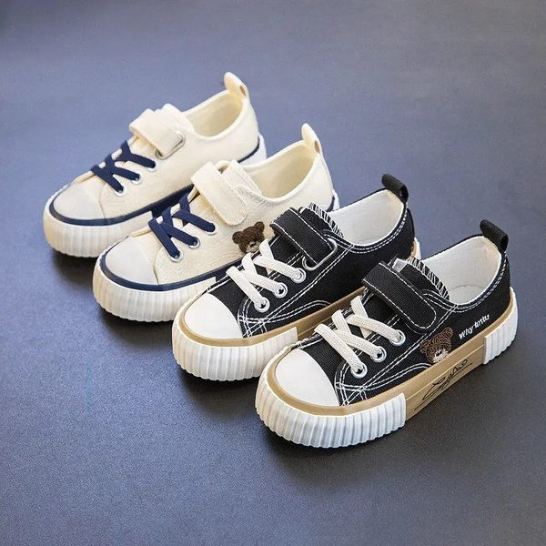 Tenisi actuali pentru copii cu cravate si broderie pentru baieti