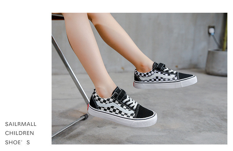 Adidași moderni pentru copii cu șireturi și autocolante pentru fete