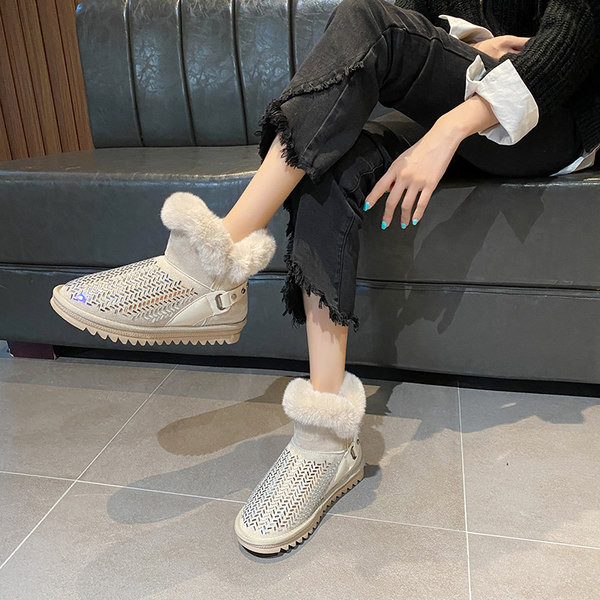 Ghete de dama moderne cu pietre si puf