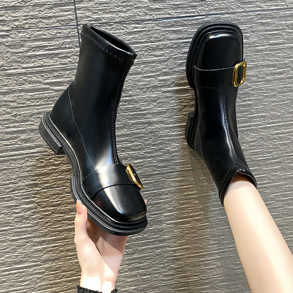 Cizme moderne cu catarama metalica