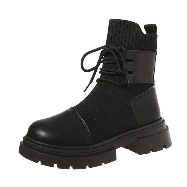 Model nou de cizme textile cu sireturi