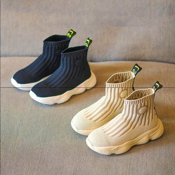 Tenisi copii actuali pentru fete fara inchidere