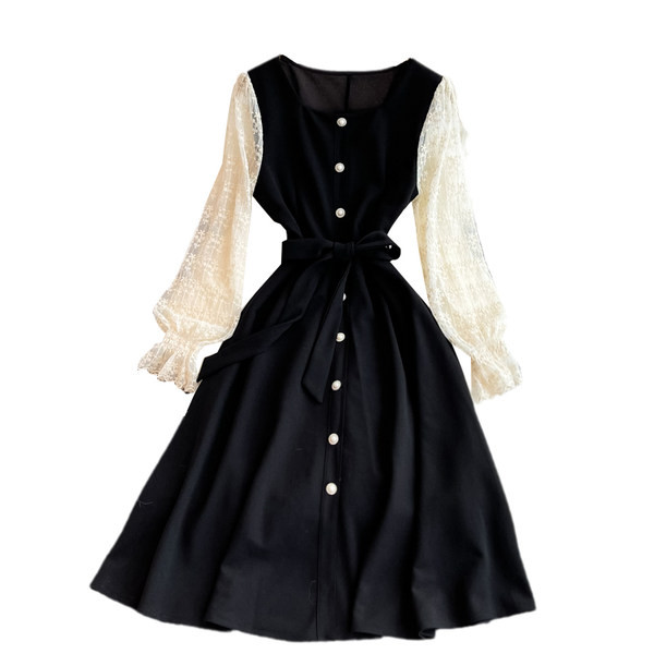 Rochie de dama moderna cu nasturi si curea de culoare neagra