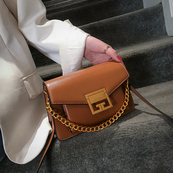 Geanta patrata model nou cu inchizator metalic pentru femei