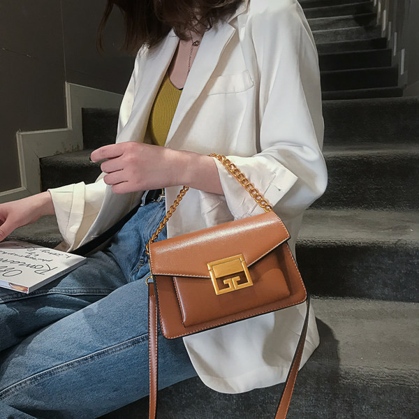 Geanta patrata model nou cu inchizator metalic pentru femei