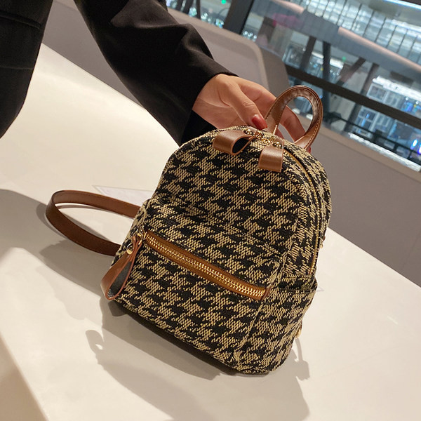 Γυναικείο υφασμάτινο σακίδιο με μπροστινή τσέπη