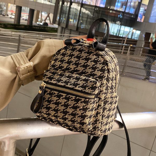 Γυναικείο υφασμάτινο σακίδιο με μπροστινή τσέπη