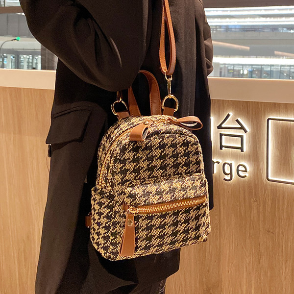 Γυναικείο υφασμάτινο σακίδιο με μπροστινή τσέπη