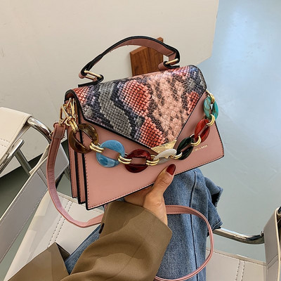 Нов модел дамска чанта от еко кожа с метална верига 
