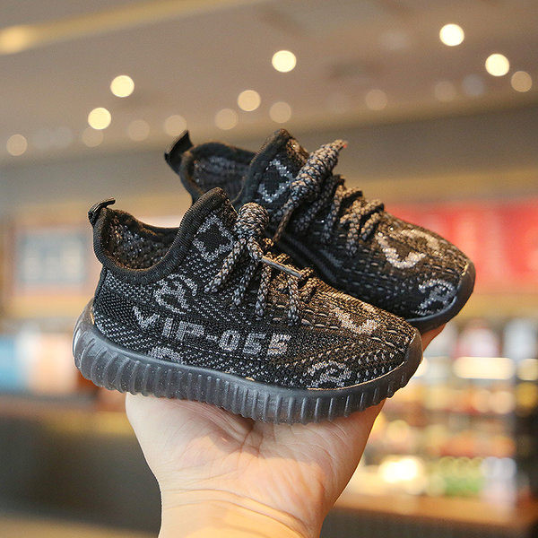 Tenisi actuali pentru copii pentru fete cu cravate