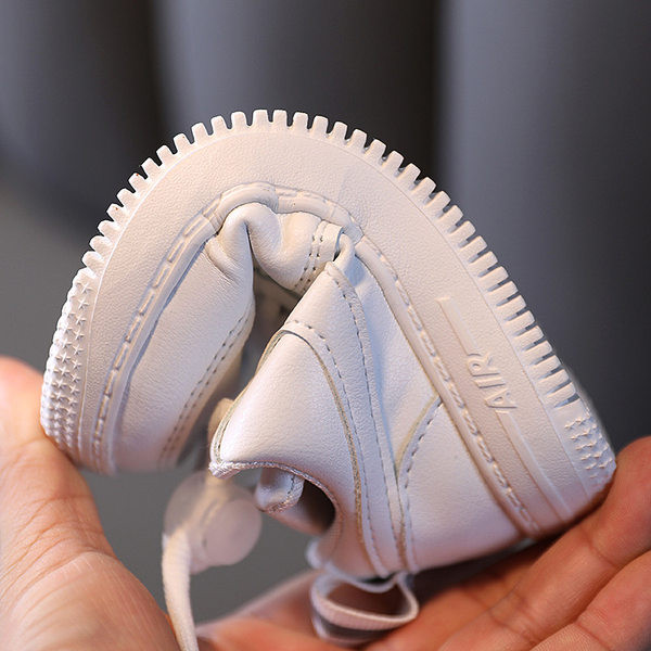 Adidași moderni pentru băieți cu șireturi și talpă plată