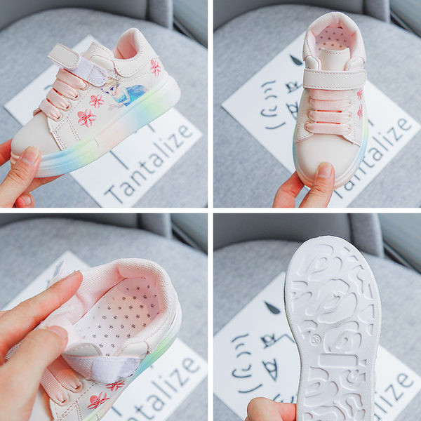 Tenisi actuali pentru copii cu aplicație pentru fete