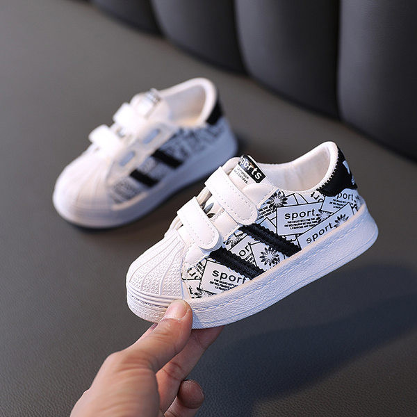 Adidasi moderni pentru copii cu autocolante velcro pentru baieti