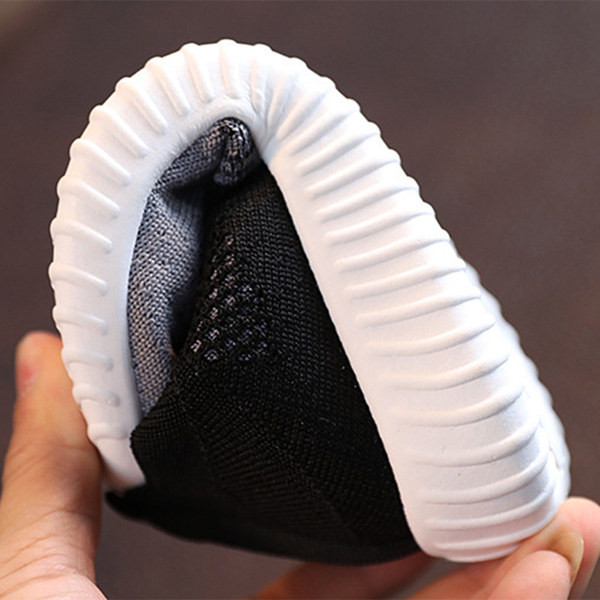 Tenisi actuali pentru copii cu talpa plata fara prindere