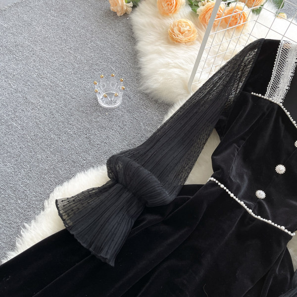 Rochie de damă cu mâneci lungi de culoare neagră