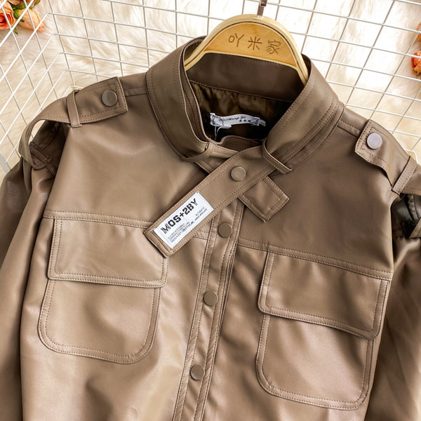 Geacă modernă de piele de damă cu buzunare și șireturi