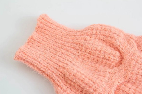 Vesta de toamna model nou cu nasturi si decolteu spitz