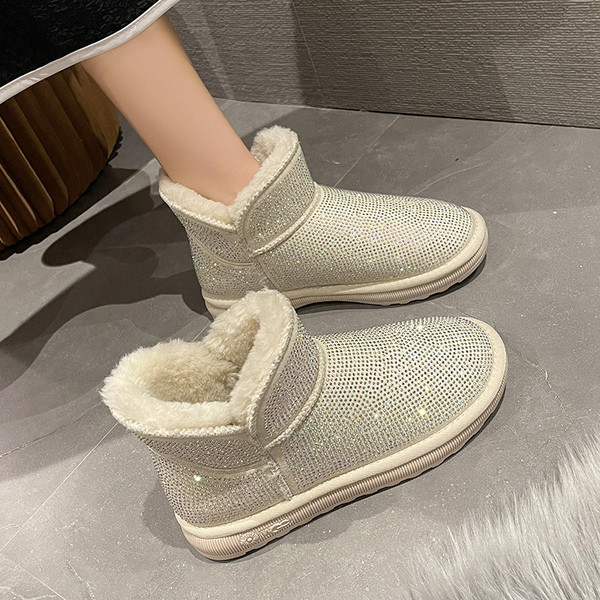 Ghete de dama moderne cu pietre si captuseala calda