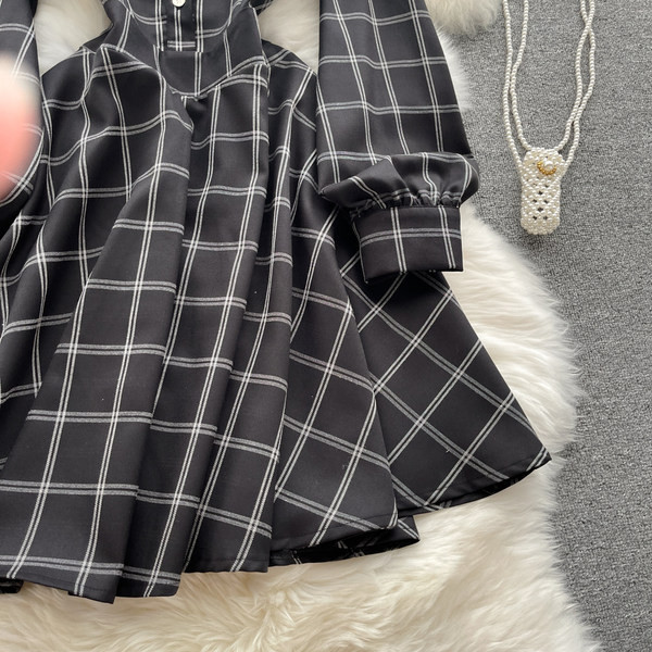 Rochie casual de dama in carouri cu guler clasic