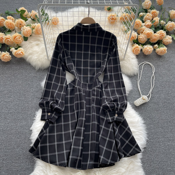 Rochie casual de dama in carouri cu guler clasic