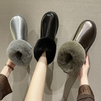 Μοντέρνα γυναικείες μπότες με ζεστή φόδρα