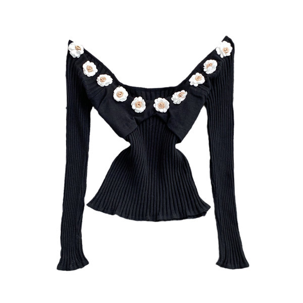 Bluză de damă din catifea cu umerii goi și flori