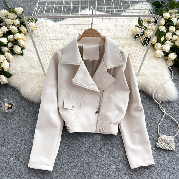 Geaca de piele de dama cu guler clasic si fermoar asimetric