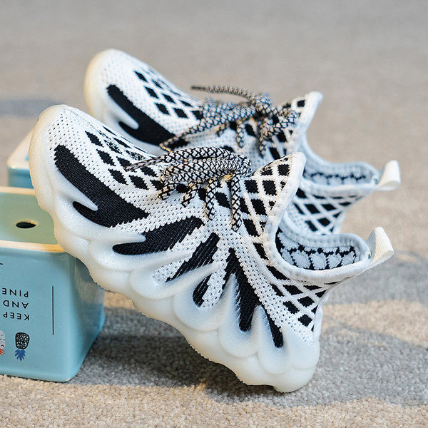 Tenisi eleganti pentru copii cu sireturi si talpa aspra