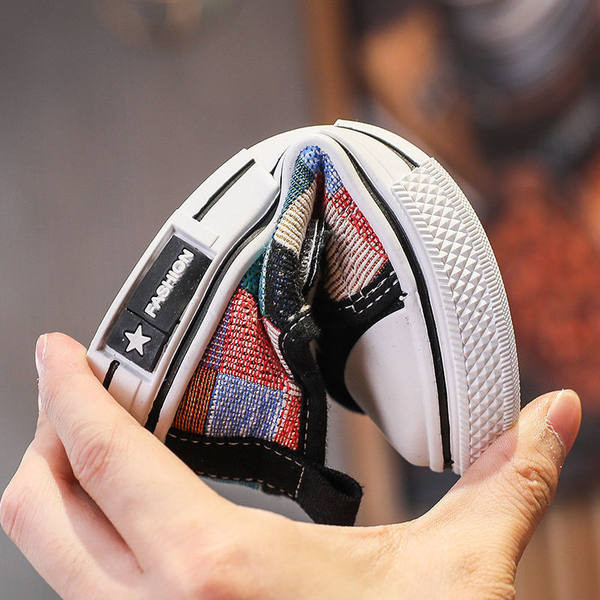 Adidași de actualitate pentru copii cu velcro și cravate