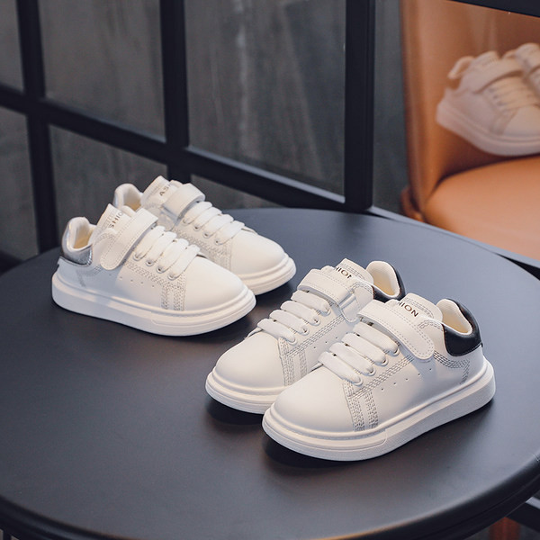 Adidași moderni pentru copii cu șireturi și inscripție pentru băieți