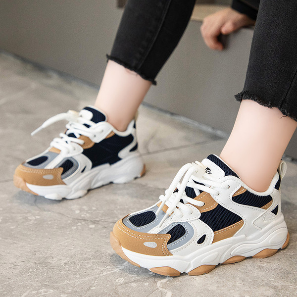 Model nou de adidasi de toamna pentru baieti si fete