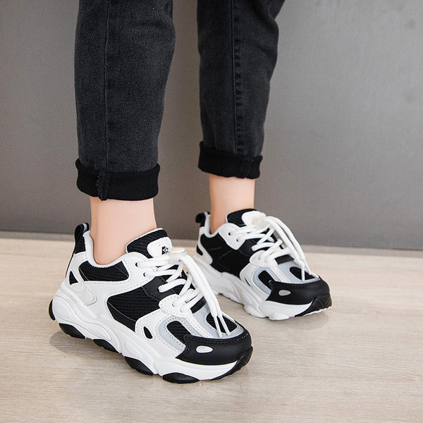 Model nou de adidasi de toamna pentru baieti si fete