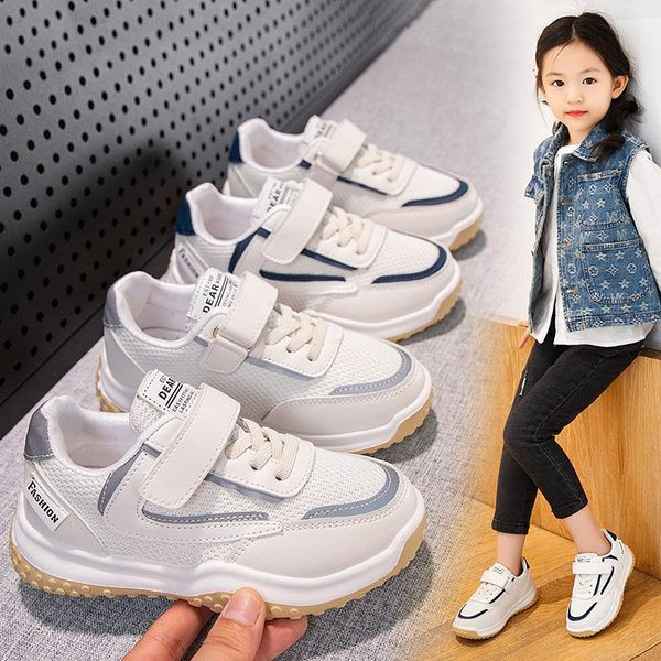 Model nou de adidasi de primavara-toamna cu autocolante si cravate