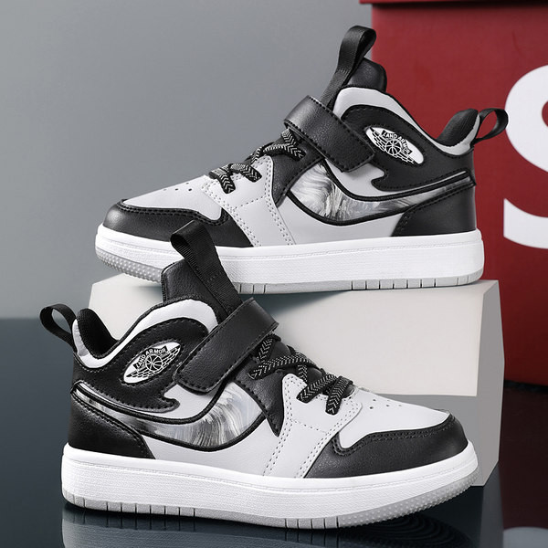 Tenisi actuali pentru copii pentru baieti cu talpa plata