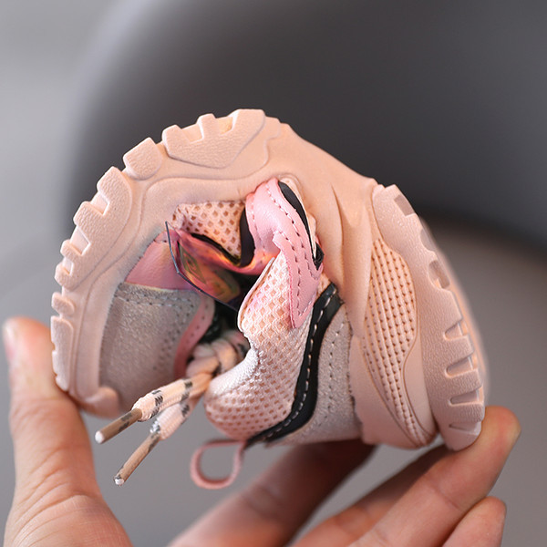 Adidași pentru copii din plasă cu șireturi și talpă aspră