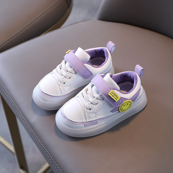 Adidasi copii cu talpa plate si autocolante