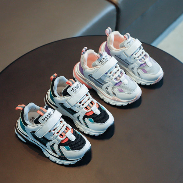 Adidași de actualitate pentru copii cu șireturi și talpă aspră