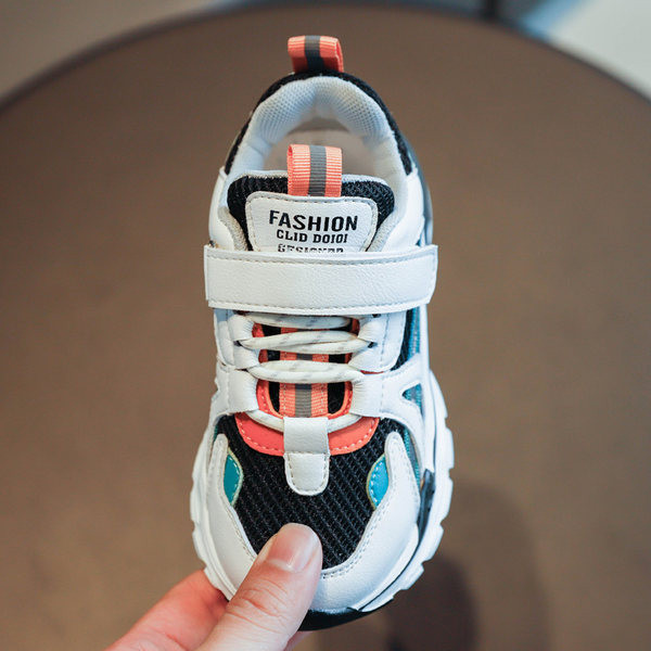 Adidași de actualitate pentru copii cu șireturi și talpă aspră