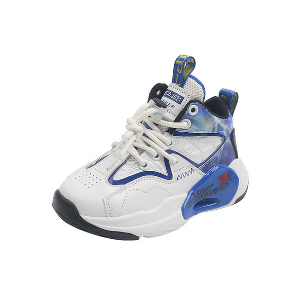 Model nou de adidași înalți cu talpă aspră pentru băieți