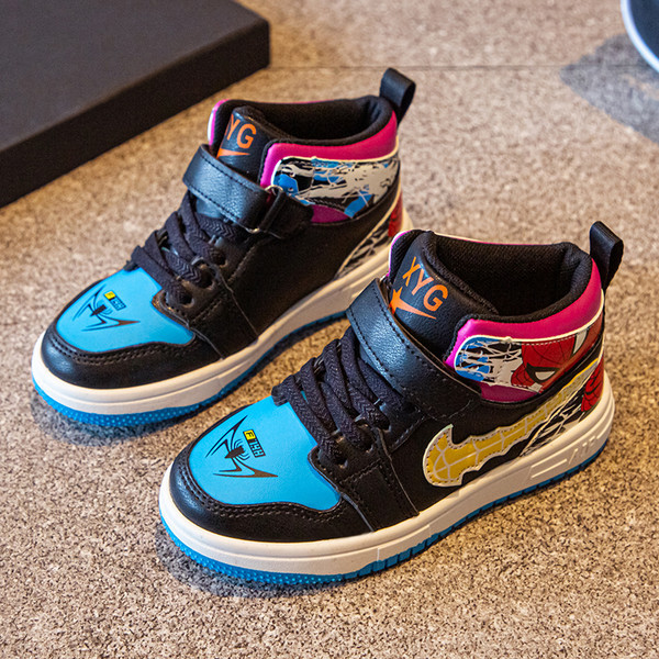 Adidași colorați pentru copii cu autocolante