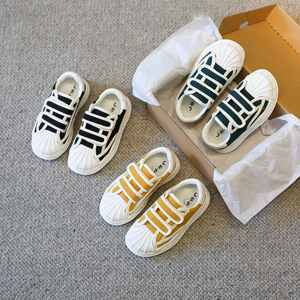 Adidasi moderni pentru copii cu talpa plate si velcro