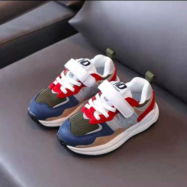 Adidași sport pentru copii pentru băieți cu inscripție și cravate