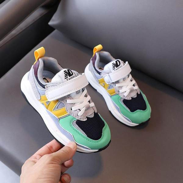 Adidași sport pentru copii pentru băieți cu inscripție și cravate