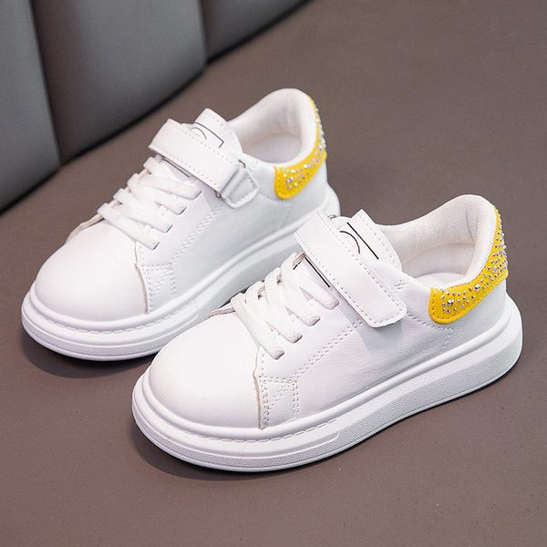 Adidasi copii cu nituri si autocolante in alb