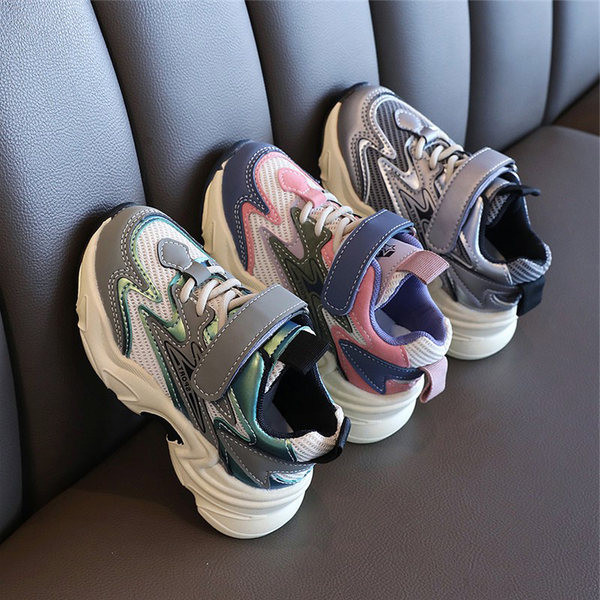 Adidași din plasă cu autocolante - pentru băieți și fete