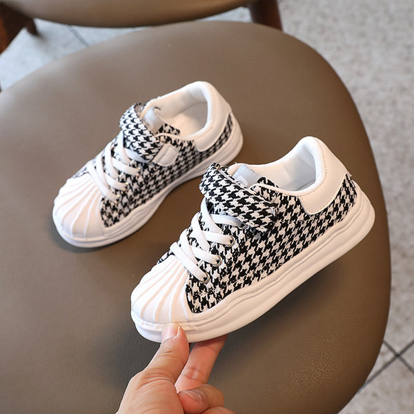 Adidasi copii cu talpa plate si autocolante